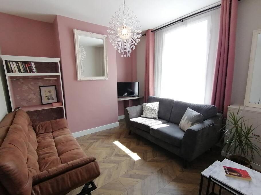 Stunning 3 Bedroom Townhouse In The Heart Of City Belfast Exterior foto